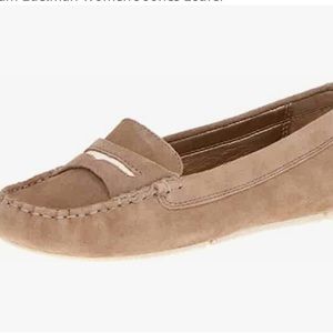 Sam Edelman Women's nude suede Jones Loafer Size 7.5 **note: FIT LIKE 7**